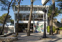Photo de l'exterieur de la Fondation Maeght à St-Paul-de-Vence