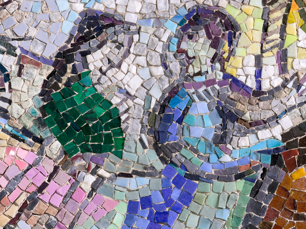 Marc Chagall, Le Message d'Ulysse (détail, mosaïque, 1968). Faculté de Droit et Science politique © Photo: François Fernandez / musées nationaux du XXe siècle des Alpes-Maritimes © ADAGP, Paris, 2025.