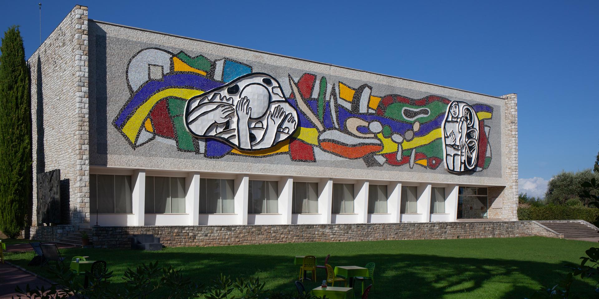 façade principale, musée national Fernand Léger, Biot. Photo: musées nationaux du XXe siècle des Alpes-Maritimes/Gilles Ehrentrant, 2021