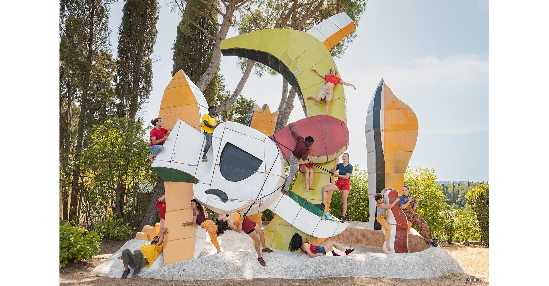 Cirque, Piste d'Azur, Le jardin d'enfants, sculpture de plein air d'après un projet de Fernand Léger. Photo (c) akphoto.fr (c) Adagp, 2022