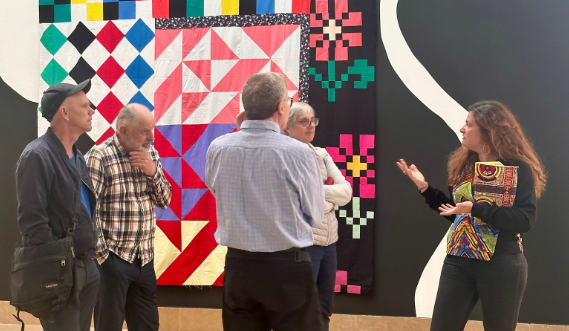 Visite guidée de l'exposition Karina Bisch, La tête dans le décor