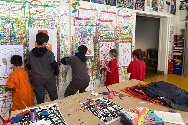 Atelier créatif jeune public autour de l'exposition Karina Bisch. La Tête dans le décor, musée national Fernand Léger, Biot. Photos : DR, 2025